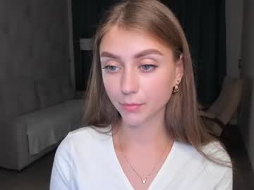 honeybines - Live now on Chaturbate