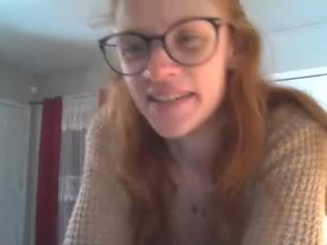 couple Sex Cam Shows with lil_red_strawberry