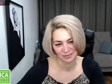 girl Sex Cam Shows with blondemommy_77