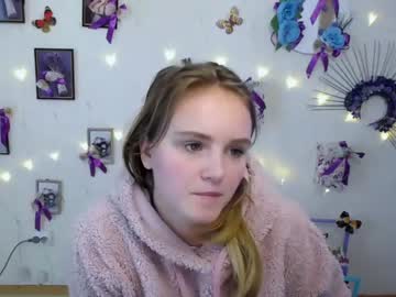 girl Sex Cam Shows with shy_cute_emma_
