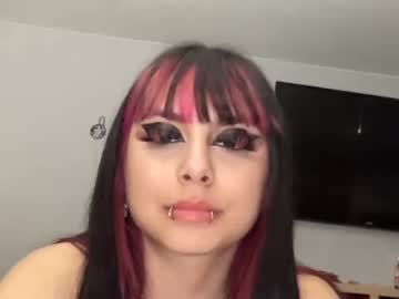 girl Sex Cam Shows with illicitkitty