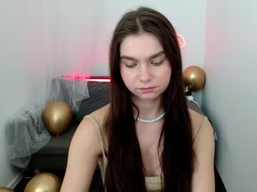 girl Sex Cam Shows with charlotte_queenmaeve