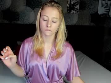 girl Sex Cam Shows with emily_tayl0r