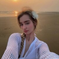 lovelyalivia - Live now on Stripchat