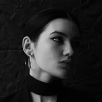 Aveloria_