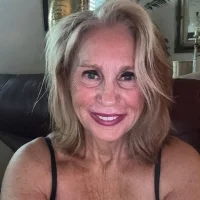 hotblondemilf1962