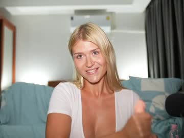 kirabl00m - Live now on Chaturbate