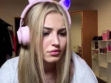 ozellagranville - Live now on Chaturbate