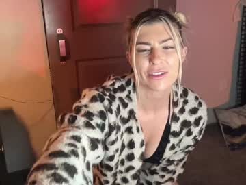 girl Sex Cam Shows with chloecumz4u
