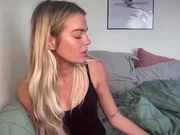 girl Sex Cam Shows with littlemaryjane19