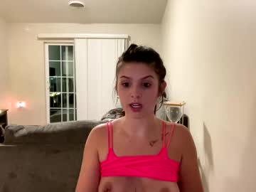girl Sex Cam Shows with taya_raelynn