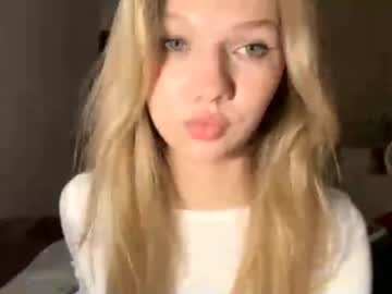 girl Sex Cam Shows with sultry_dreamer_4ever
