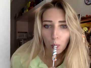 girl Sex Cam Shows with athenaskisses1