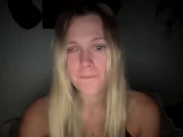 girl Sex Cam Shows with beachbabi