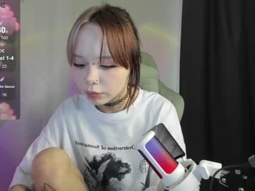 girl Sex Cam Shows with gummi_heart