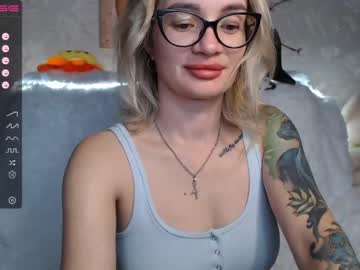 girl Sex Cam Shows with juliia_milf