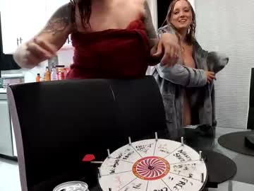 couple Sex Cam Shows with mistie_hightops