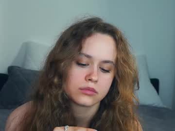 girl
        kendraedger cam image #5904705