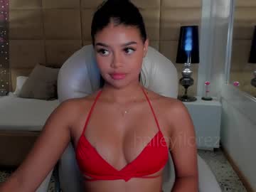 girl Sex Cam Shows with hailey_florez