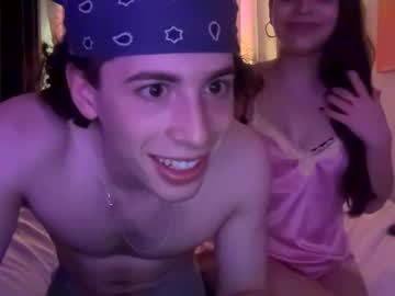 couple Sex Cam Shows with yaraandleo