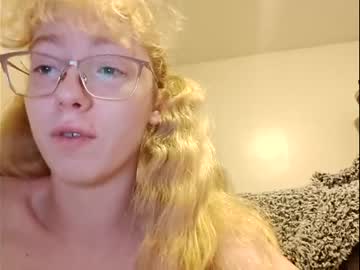 couple Sex Cam Shows with blonde_katie