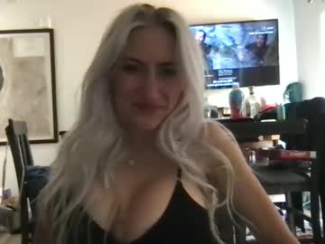 girl Sex Cam Shows with kinziemcbride