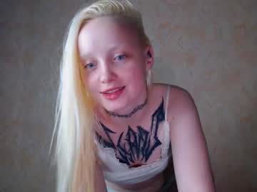 girl Sex Cam Shows with rainy_moon