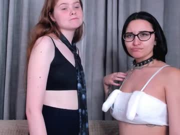 couple Sex Cam Shows with earleneclarkston