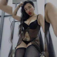 _Sarah-Office1 - Live now on Stripchat