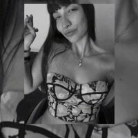 Yara-Lolii - Live now on Stripchat