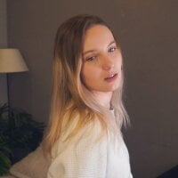 HongTomczak - Live now on Stripchat