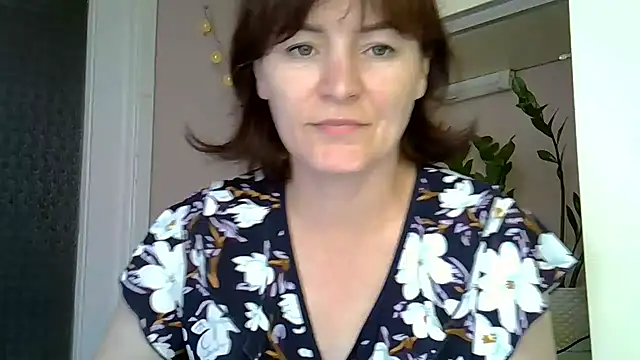 Krystal_82 - Live now on Stripchat
