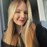 Sky_Cutie - Live now on Stripchat