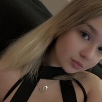 LesleyMil - Live now on Stripchat