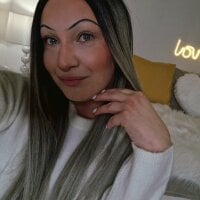 KVerunce - Live now on Stripchat