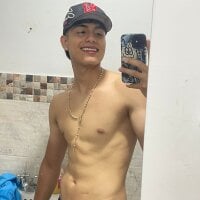 Lander_Cruz - Live now on Stripchat