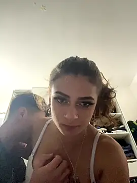 piccolaflo - Live now on Stripchat