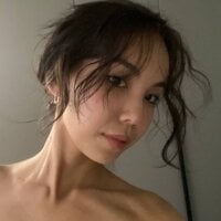 FreedaKulow - Live now on Stripchat