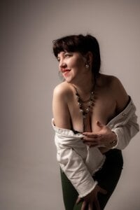 Illusionq - Live now on Stripchat
