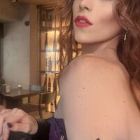 Regina_5 - Live now on Stripchat