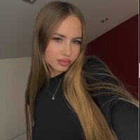 LullyFox - Live now on Stripchat