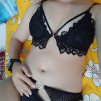 its_me_kiara - Live now on Stripchat