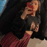 Larra69 - Live now on Stripchat