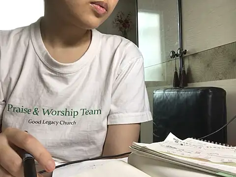 hypekittyboy - Live now on Stripchat