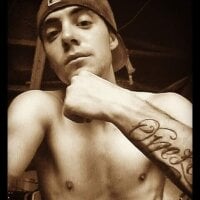 Huntzg23 - Live now on Stripchat