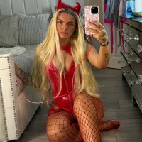 Irish_BarbieMilfx - Live now on Stripchat