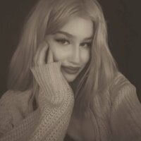 LovelytLuna - Live now on Stripchat