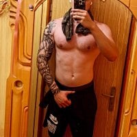 fronkie9384 - Live now on Stripchat