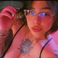 miacanela_xo - Live now on Stripchat