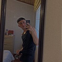 CamiRojas_boy - Live now on Stripchat